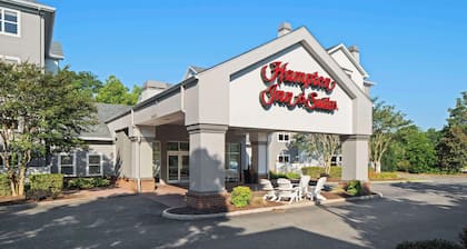 Hampton Inn & Suites Newport News (Oyster Point)
