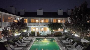 Standaard kamer, 1 kingsize bed, toegankelijk voor mindervaliden, open haard (with Sofabed) | Luxe beddengoed, een kluis op de kamer, een bureau, een laptopwerkplek