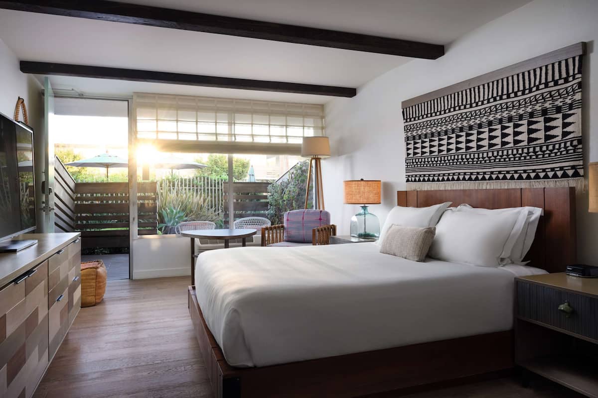 room, 1 king bed, patio | 1 bedroom, premium bedding, in-room safe, desk