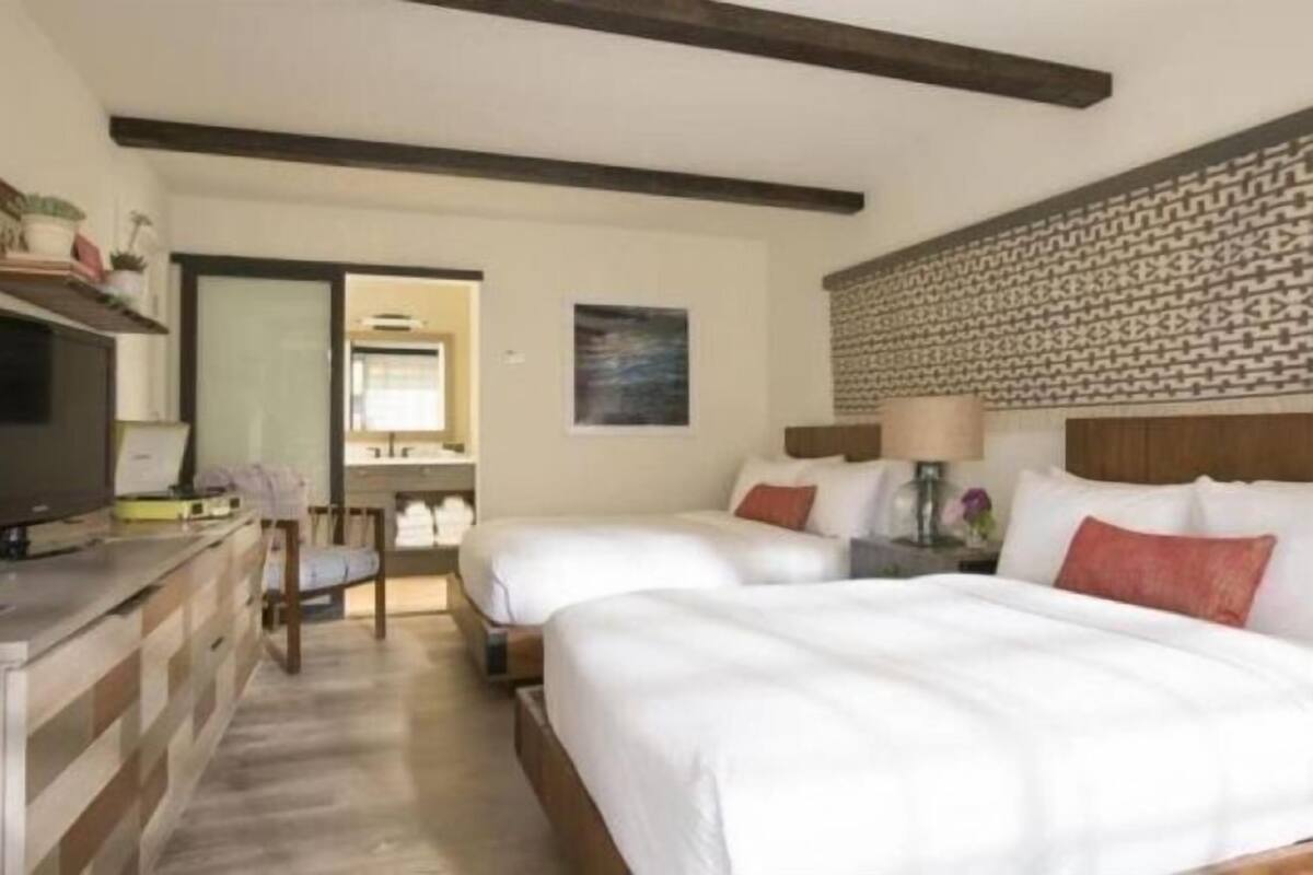 1 bedroom, premium bedding, in-room safe, desk