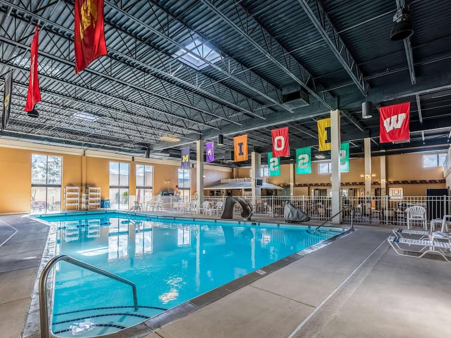 Indoor pool, open 9:00 AM to 10:00 PM, sun loungers