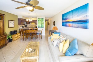 Standard-íbúð - 1 svefnherbergi - 2 baðherbergi | Öryggishólf í herbergi, straujárn/strauborð, vöggur/ungbarnarúm