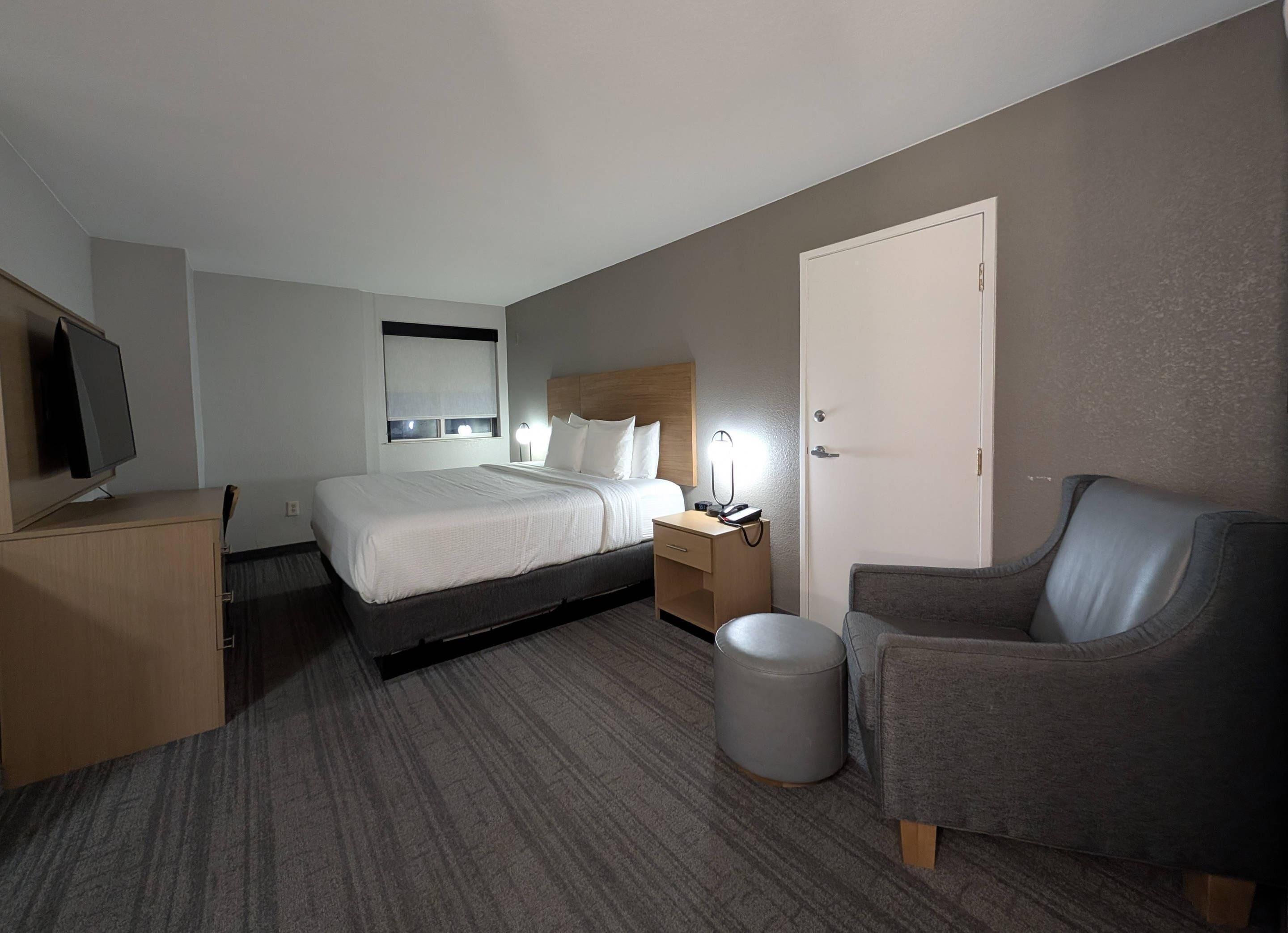 Suite, 1 King Bed with Sofa bed, Non Smoking (Oven, Dishwasher)