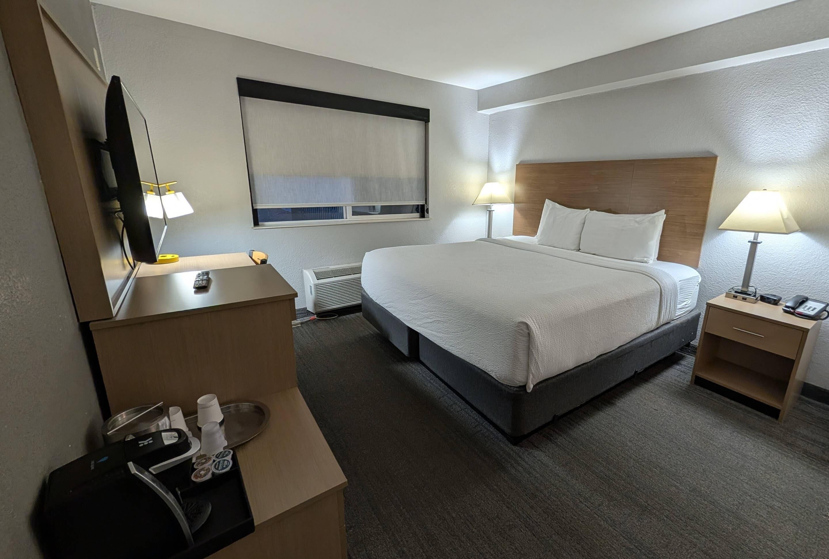 Standard Room, 1 King Bed, Non Smoking