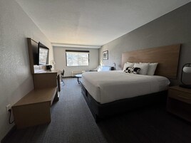 Escritorio y espacio para trabajar con laptop 