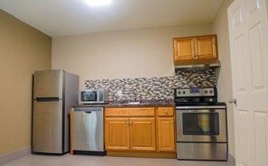 Standard Room, Multiple Beds, Non Smoking | Private kitchen - Clarion Pointe Athens I-65 (Athens)