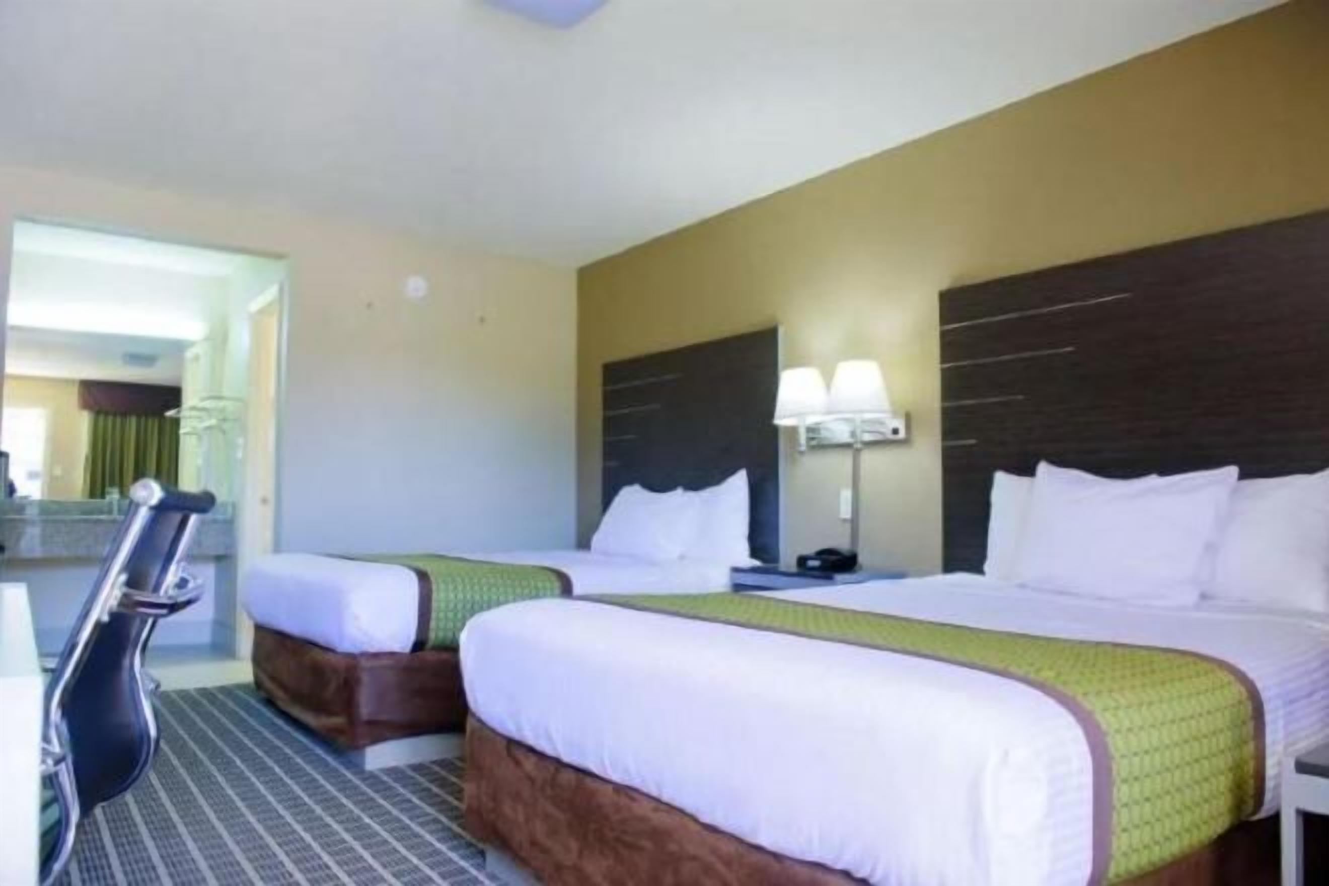 办公桌、熨斗/熨衣板、婴儿床、免费 WiFi