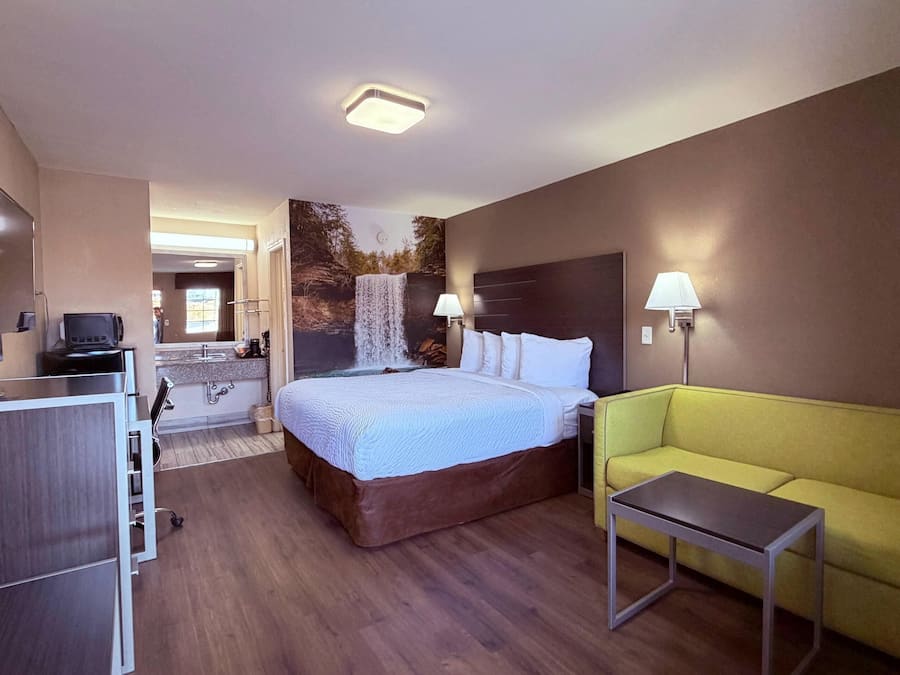 Schreibtisch, Bügeleisen/Bügelbrett, Babybetten, kostenloses WLAN