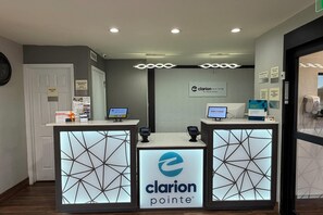 Lobby - Clarion Pointe Athens I-65 (Athens)