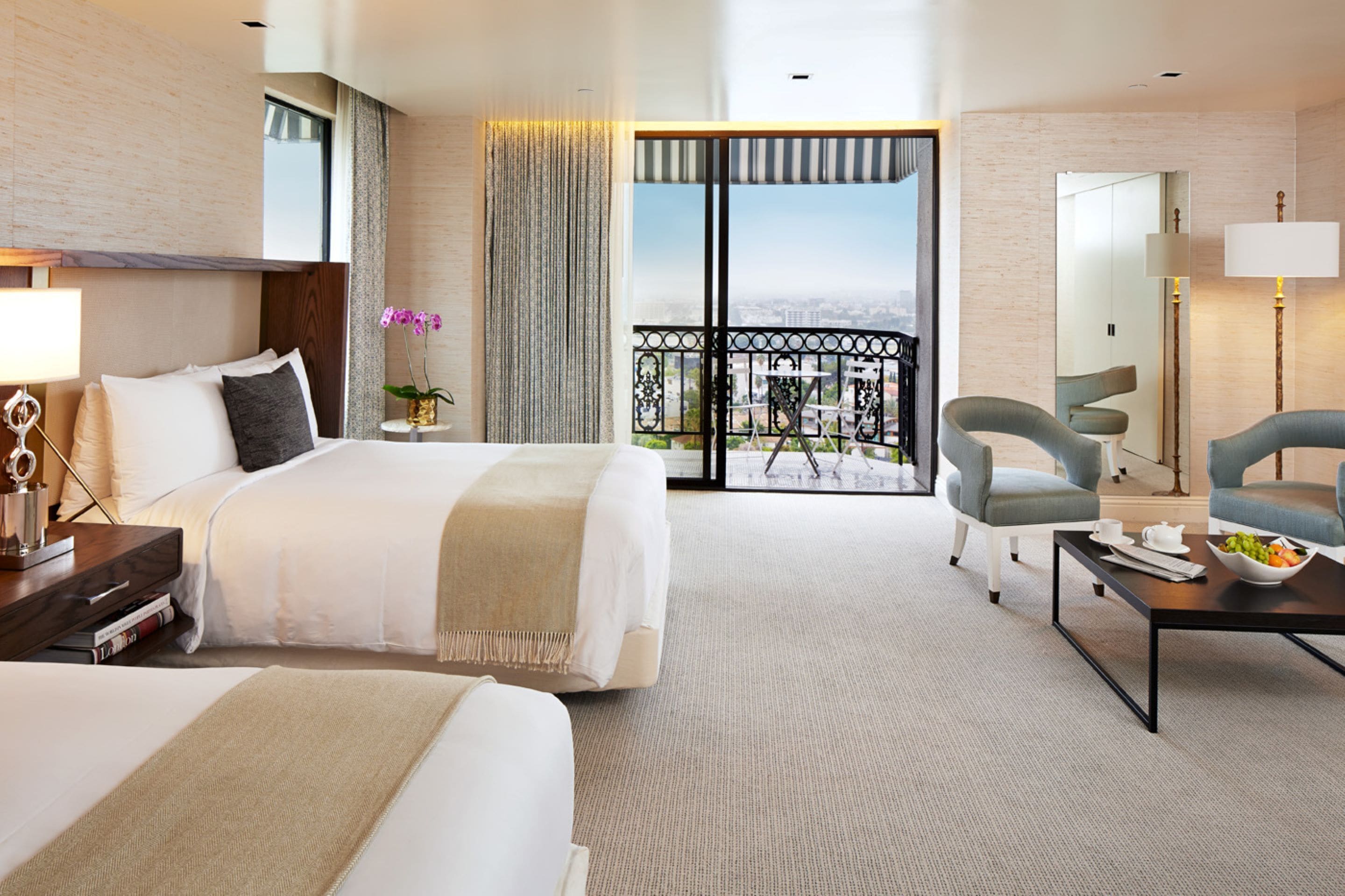 Phòng Suite, 2 phòng ngủ (Gate) | Bộ trải giường bằng vải Frette của Ý, bộ đồ giường cao cấp 