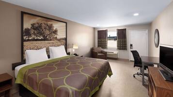 Premium bedding, desk, iron/ironing board, free WiFi