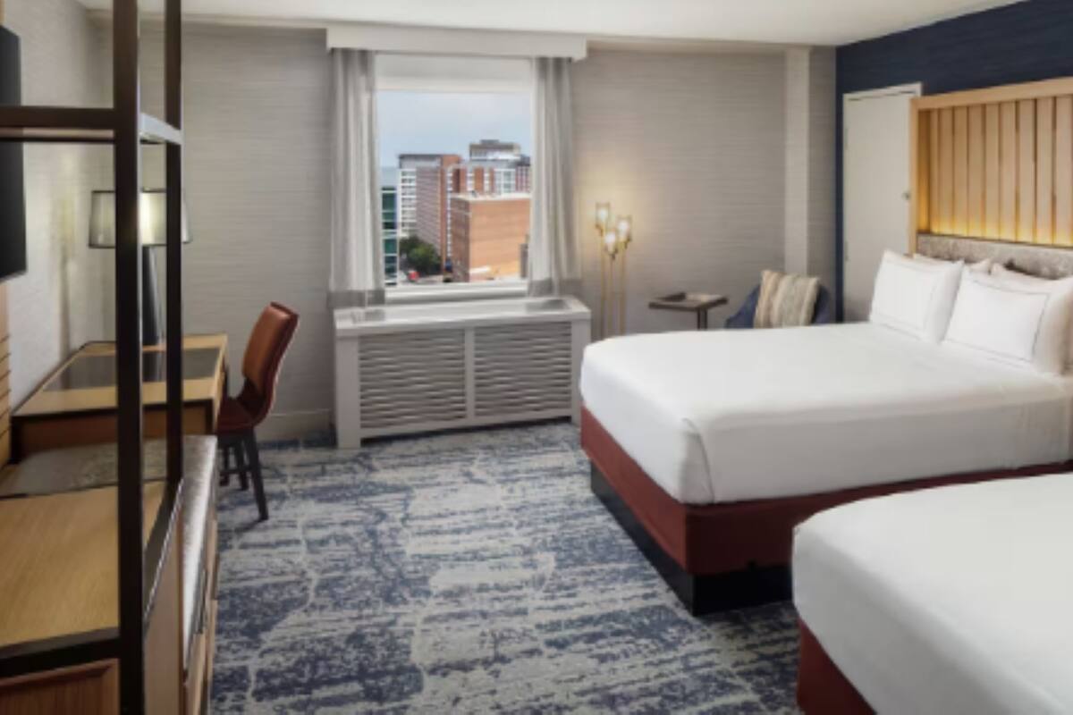 Hypo-allergenic bedding, in-room safe, desk, WiFi