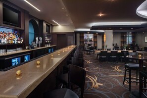 Bar (trong khuôn viên)