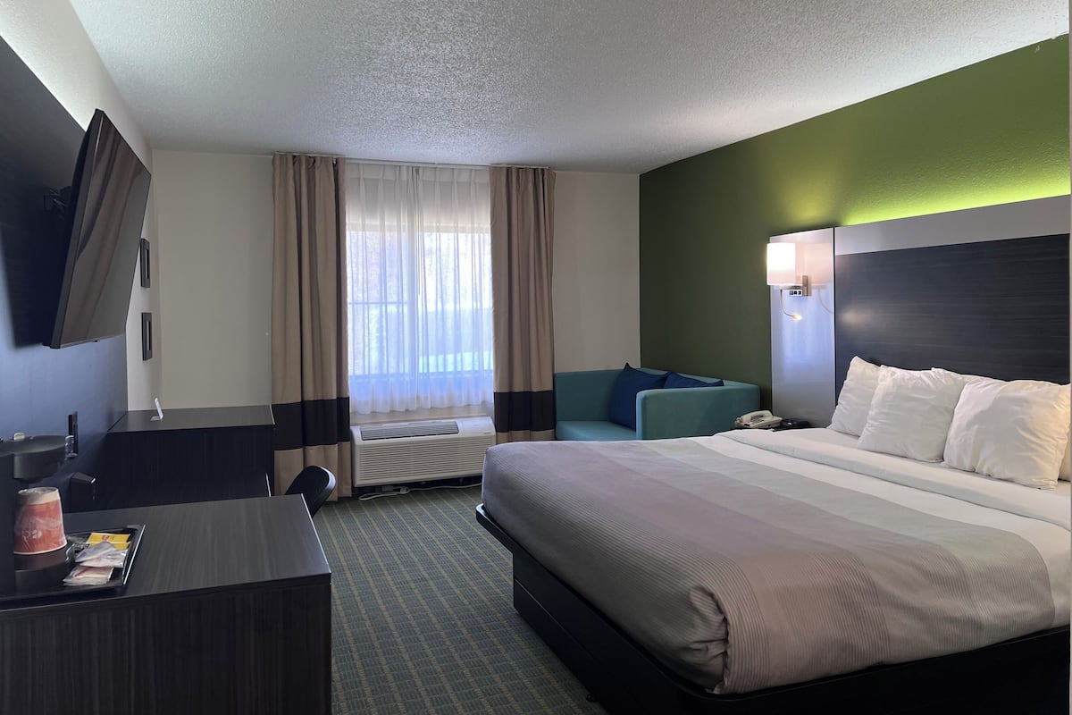 Premium bedding, down comforters, pillowtop beds, desk