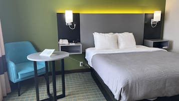 Camera Standard, 1 letto queen, non fumatori | Biancheria da letto di alta qualità, copriletto in piuma