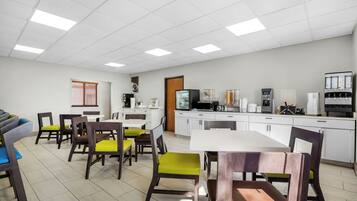 Free daily continental breakfast