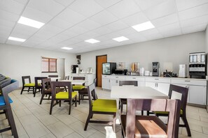 Desayuno continental incluido todos los días 