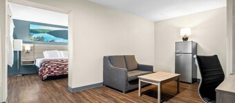 Red Roof Inn & Suites Tomah