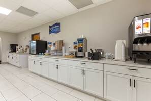 Café da manhã continental grátis durante a semana