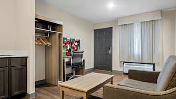 Suite, 1 King Bed, Non Smoking