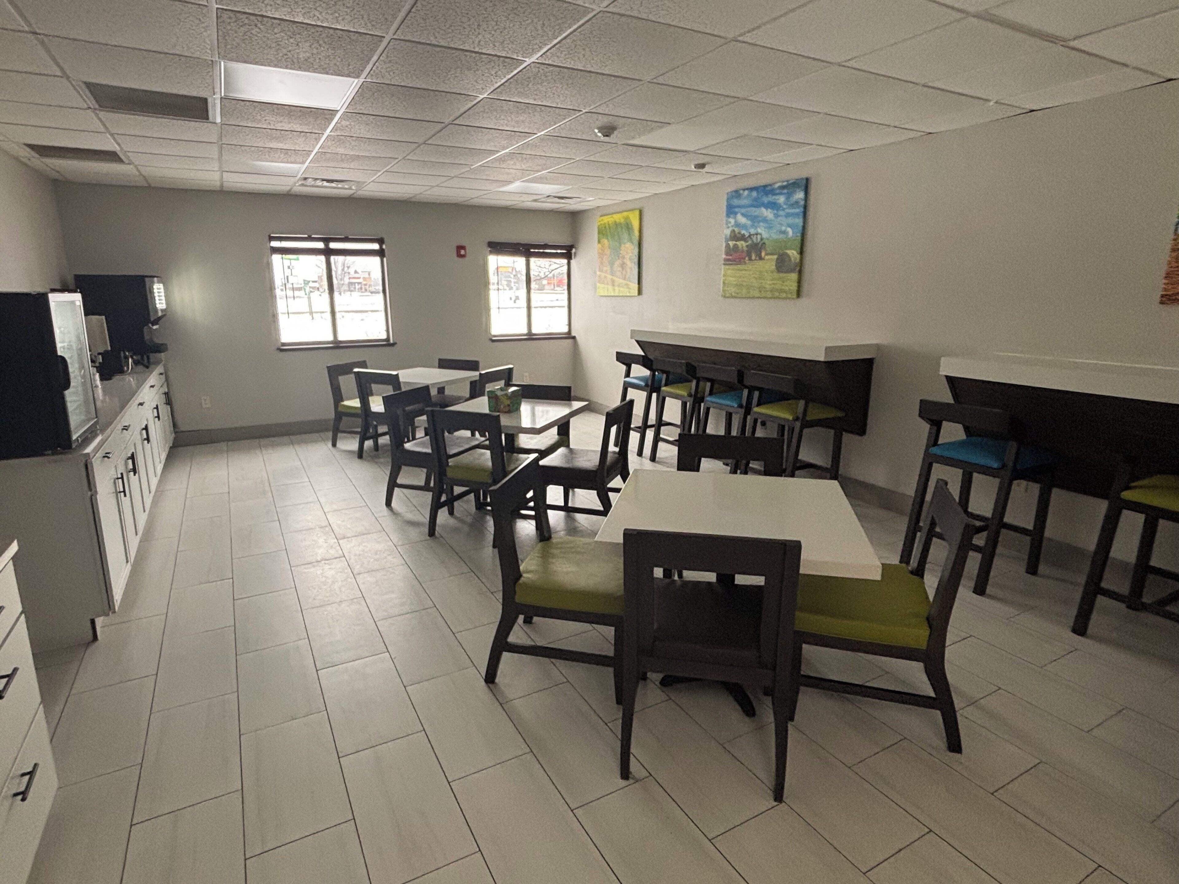 Free daily continental breakfast