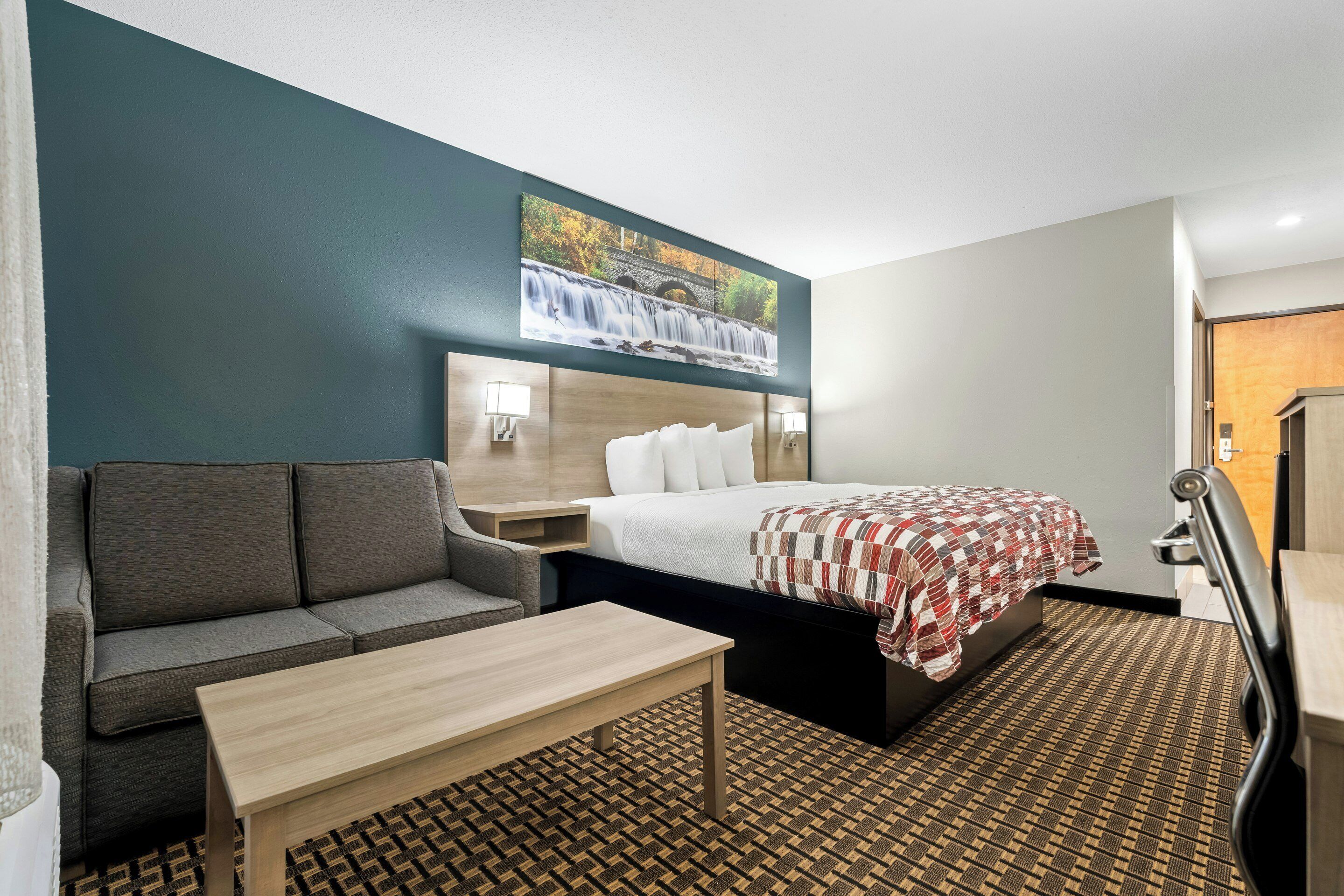 Superior Room, 1 King Bed, Roll-in Shower, Non Smoking | Desk, laptop workspace, blackout drapes, free WiFi