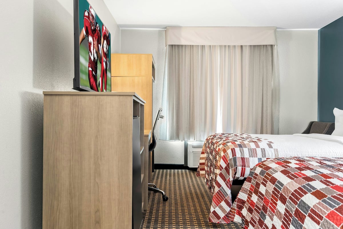 Desk, laptop workspace, blackout drapes, free WiFi