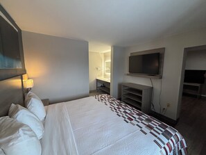 套房, 1 张特大床, 无烟房 | 办公桌、笔记本电脑工作区、遮光窗帘、免费婴儿床