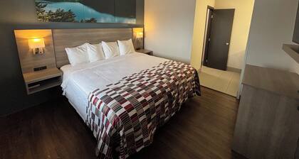 Red Roof Inn & Suites Tomah