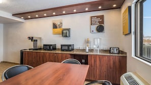 Coffee service - Motel 6 Elk Grove Village, IL (Elk Grove Village)