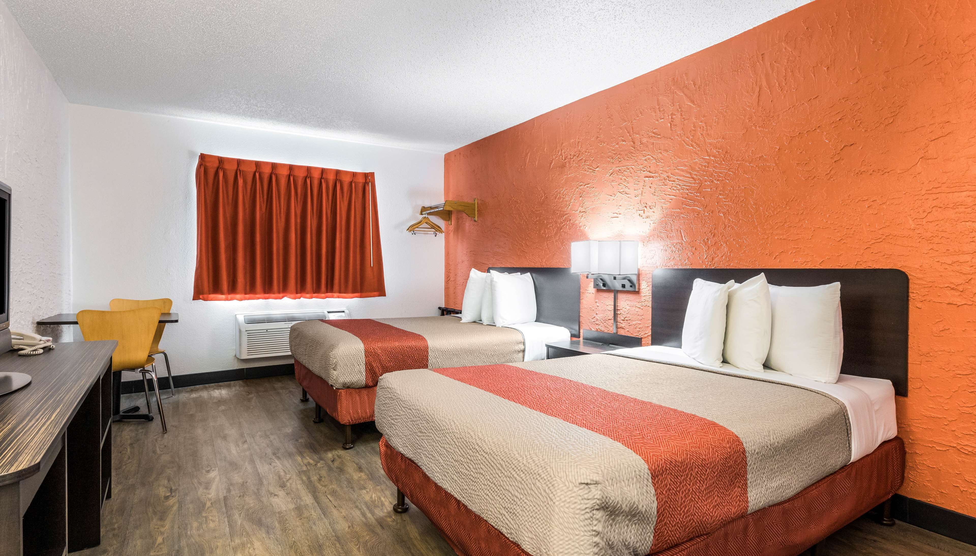 Minibar, tende oscuranti, Wi-Fi gratuito, lenzuola