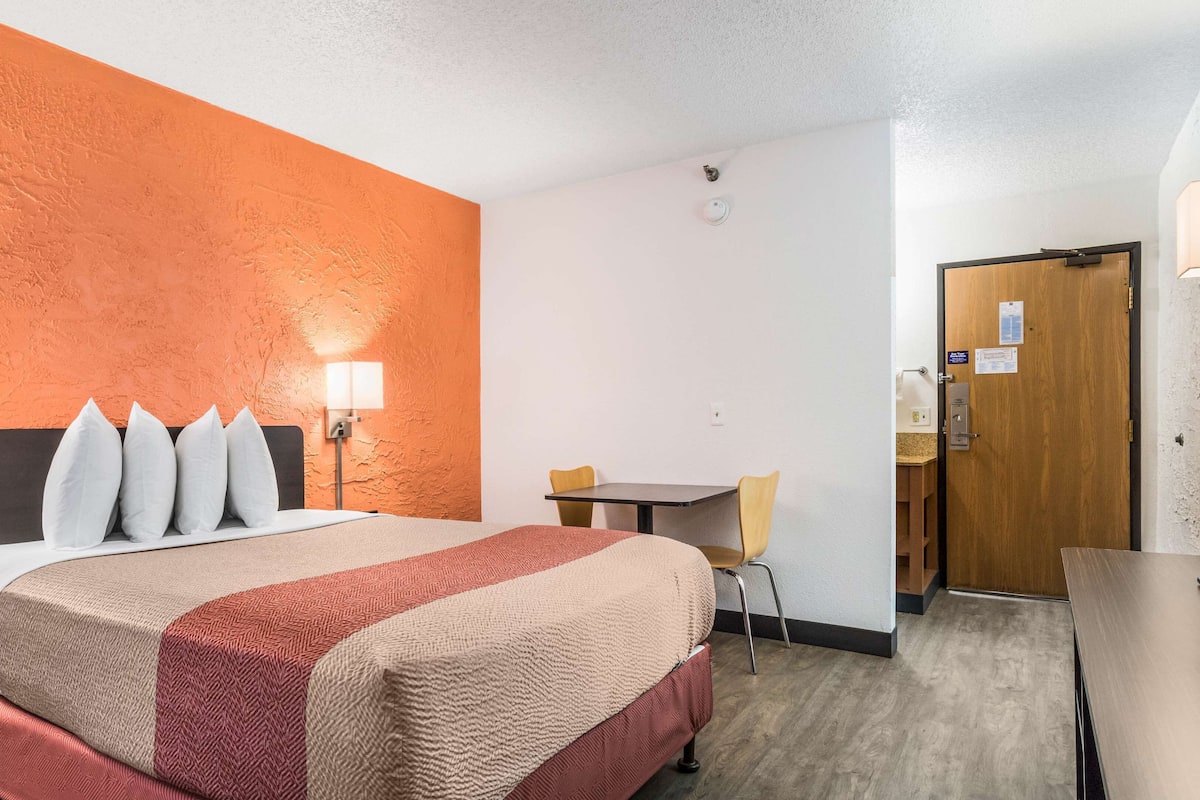 Minibar, tende oscuranti, Wi-Fi gratuito, lenzuola