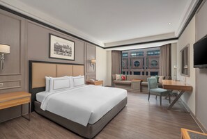 In-room safe, desk, blackout drapes, iron/ironing board - Melia Kuala Lumpur (Kuala Lumpur)