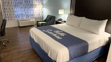 Skrivebord, strygejern/strygebræt, gratis baby-/barnesenge, gratis Wi-Fi