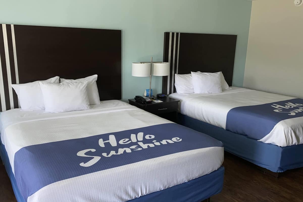 Room, 2 Queen Beds, Accessible, Non Smoking (Mobility, Roll-In Shower)