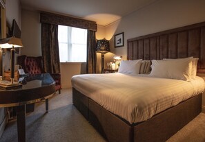 高档床上用品、办公桌、熨斗/熨衣板、免费 WiFi