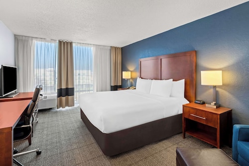 Comfort Inn & Suites Omaha Central