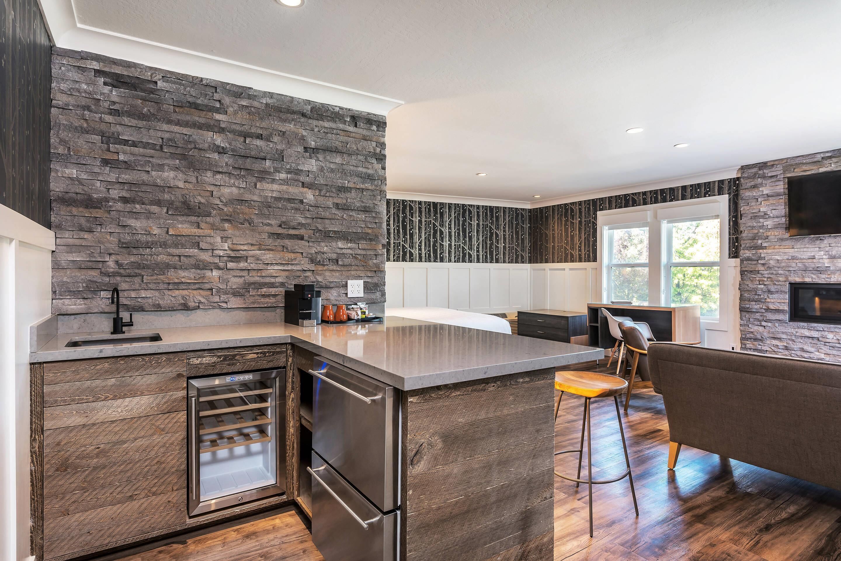 premium bedding, down duvets, pillow-top beds, desk