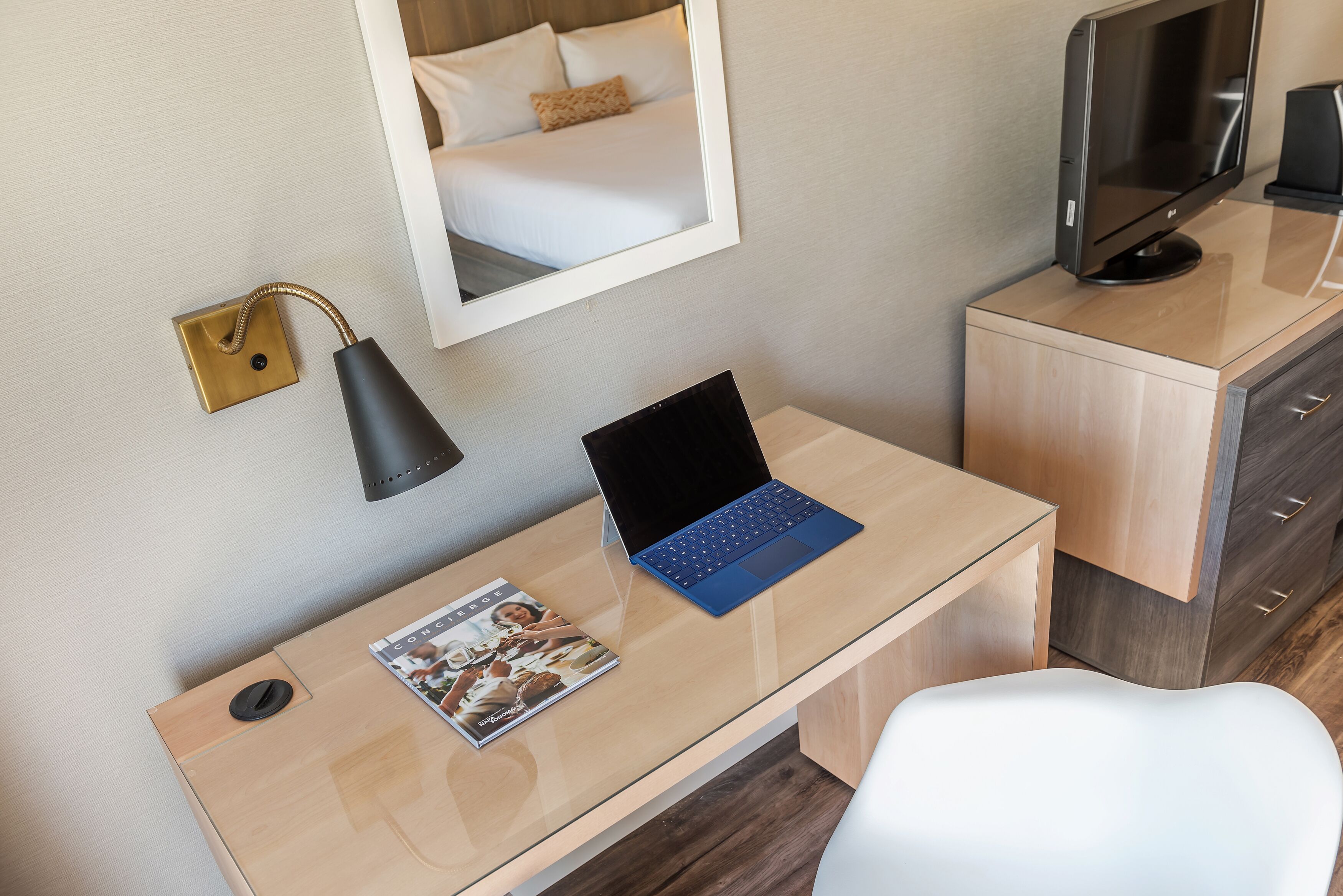 superior room, 1 king bed, patio, corner | living area | 32-inch flat-screen tv with satellite channels, tv