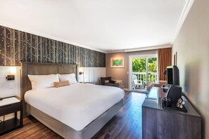 Camera Deluxe, 1 letto king, non fumatori, patio | Biancheria da letto di alta qualità, copriletto in piuma