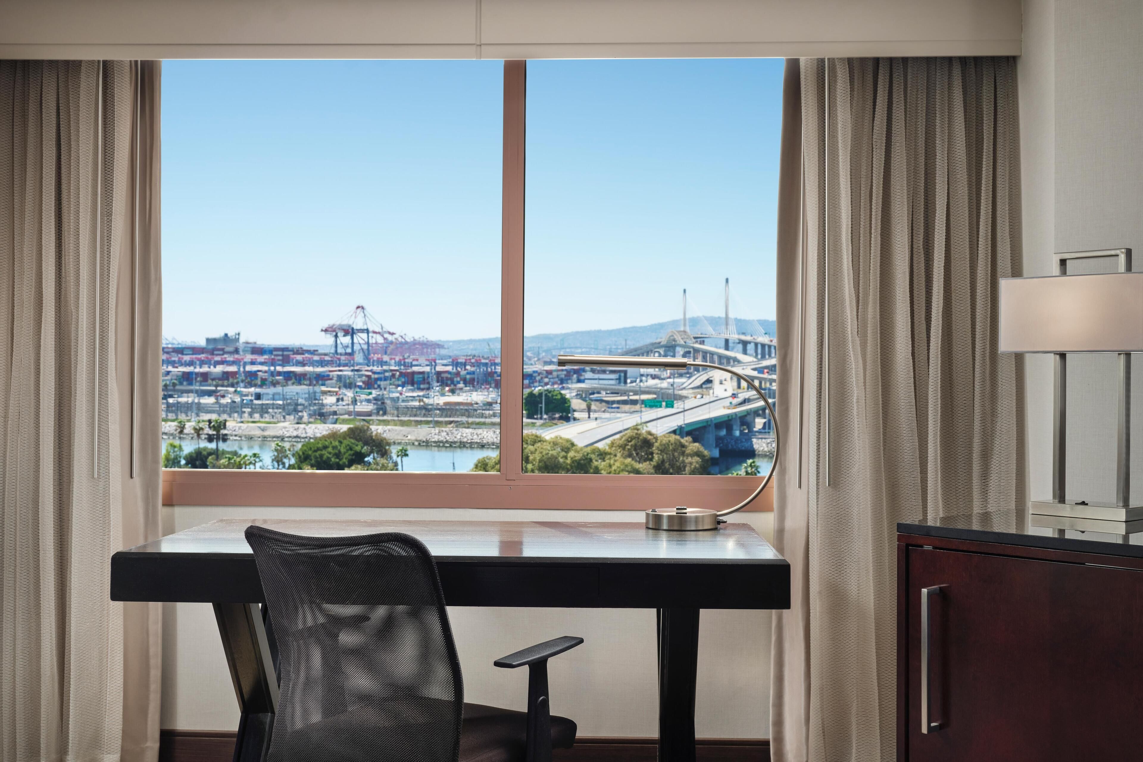 防过敏的被褥、羽绒被、客房内保险箱、办公桌