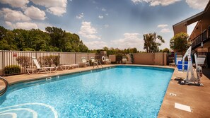 Outdoor pool, sun loungers