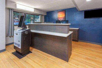 Travelodge by Wyndham Peoria