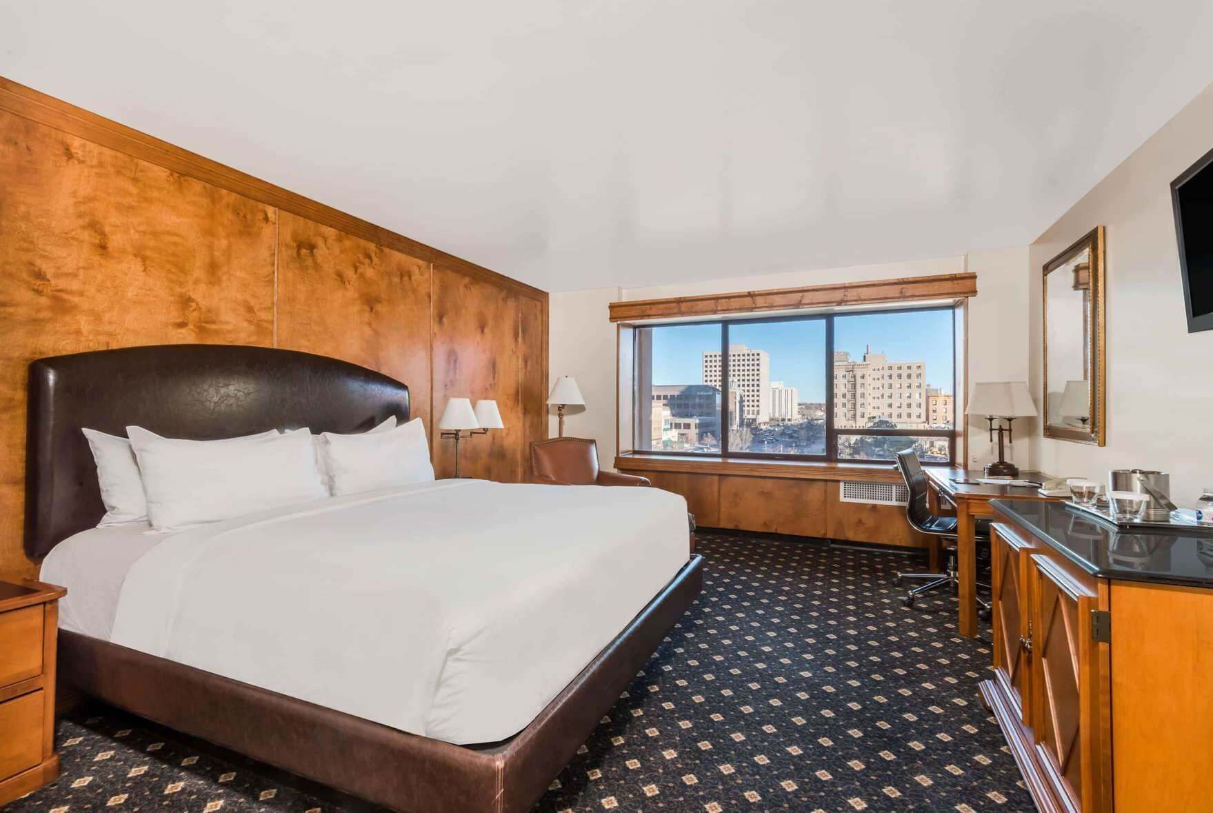 Hypo-allergenic bedding, pillowtop beds, in-room safe, desk
