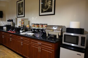 Free daily continental breakfast