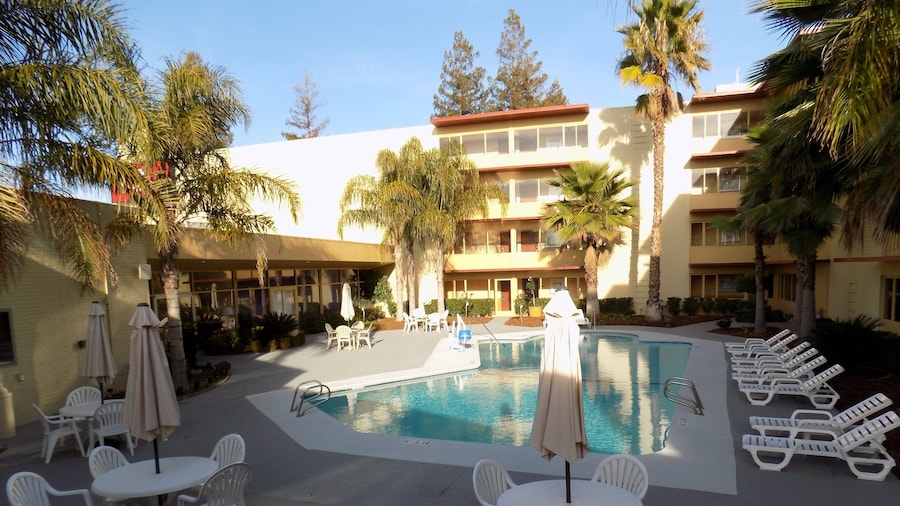 Ramada by Wyndham Sacramento