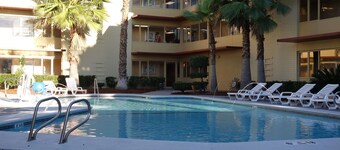 Ramada by Wyndham Sacramento