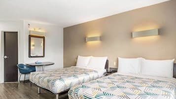 Minibar, Schreibtisch, Verdunkelungsvorhänge, Bügeleisen/Bügelbrett