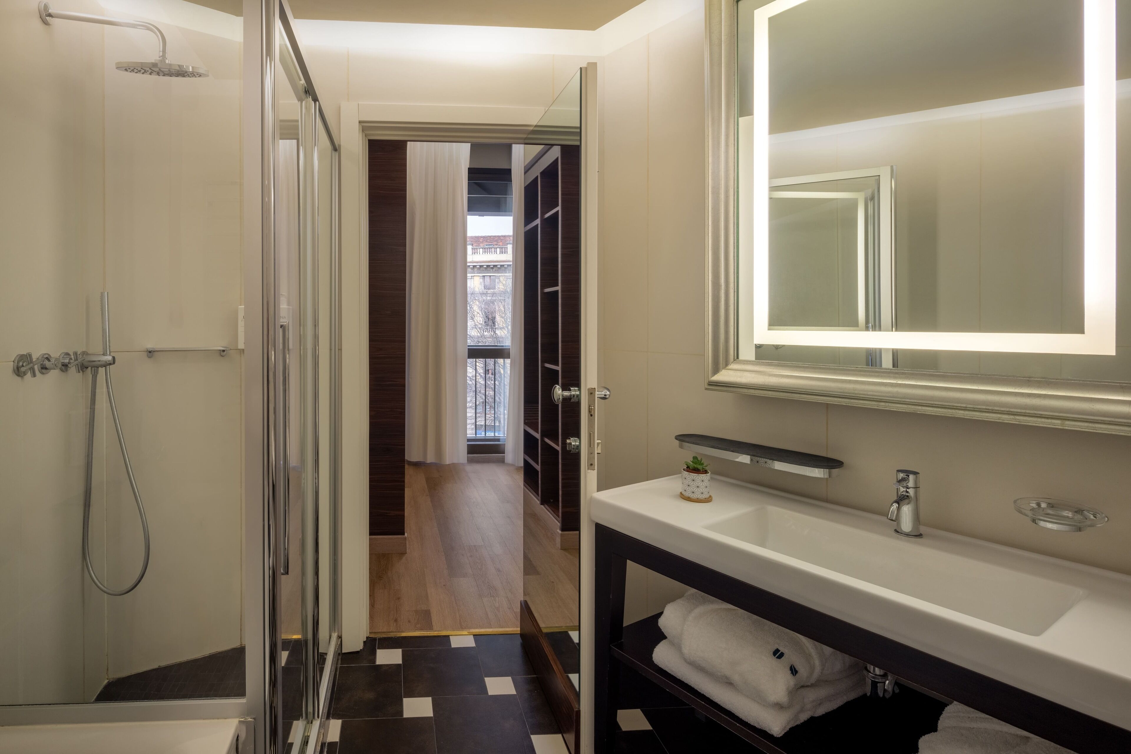 suite, 1 double bed | bathroom | rainfall showerhead, free toiletries, hair dryer, bathrobes