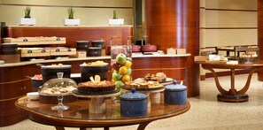 Breakfast, lunch and dinner served - UNA Hotels Cusani Milano (Milan)